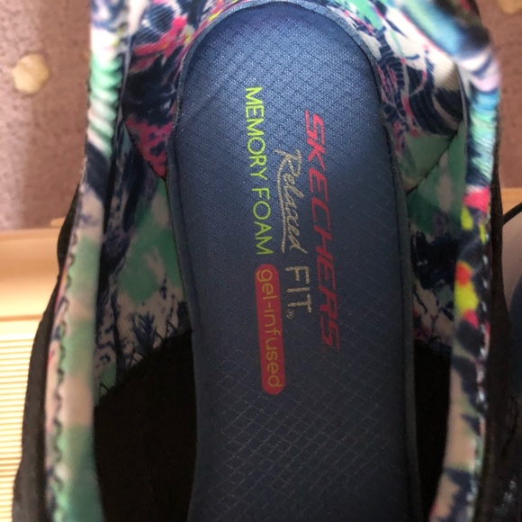 New Sketchers sport women’s tropical vibes - Picture 5 of 5